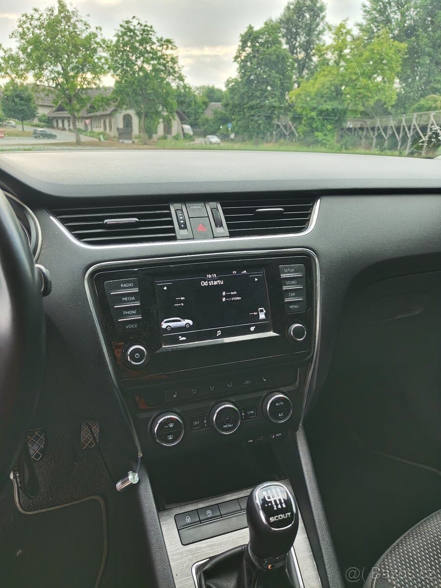 2015 Škoda OCTAVIA - 13