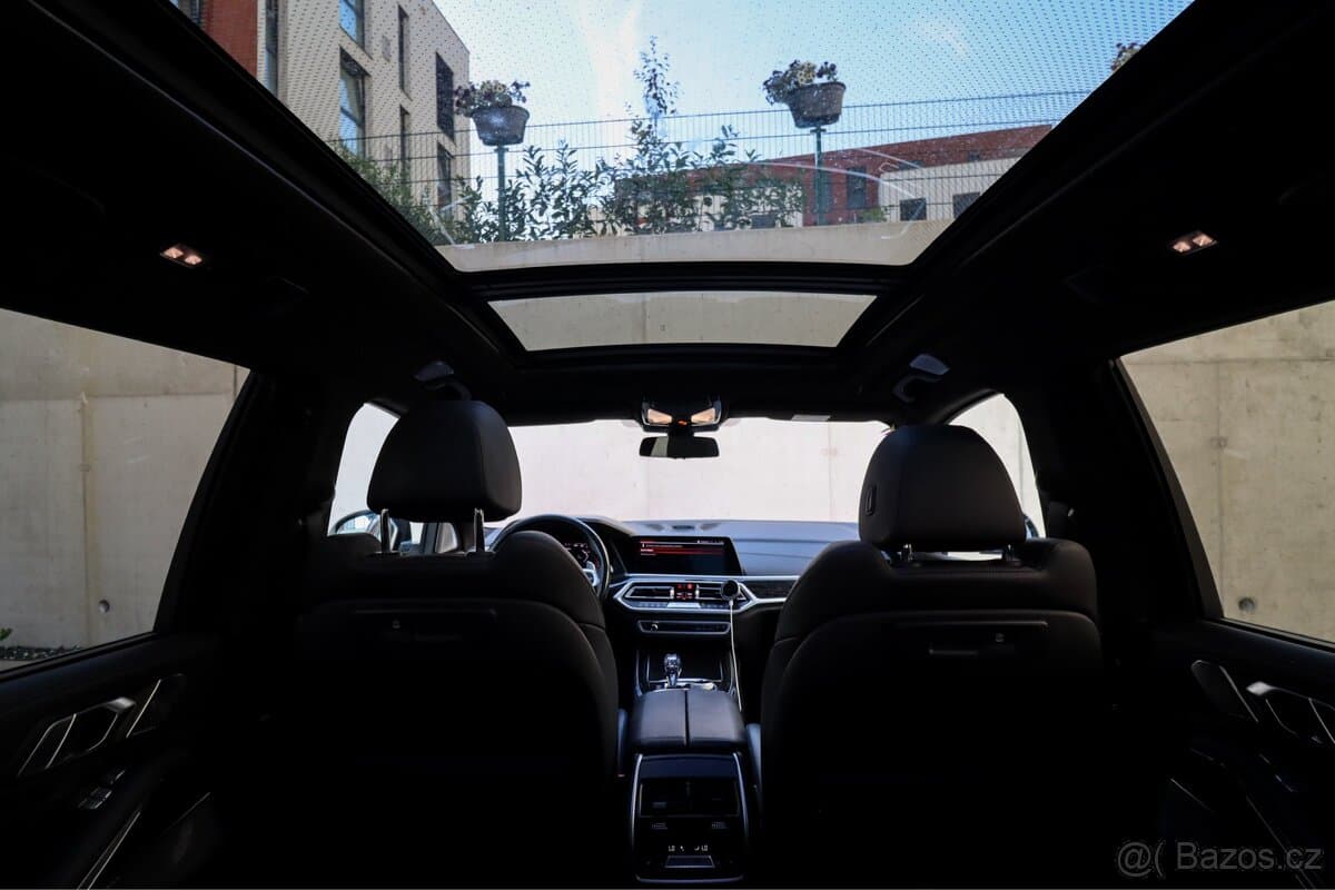 2021 BMW X7 - 13