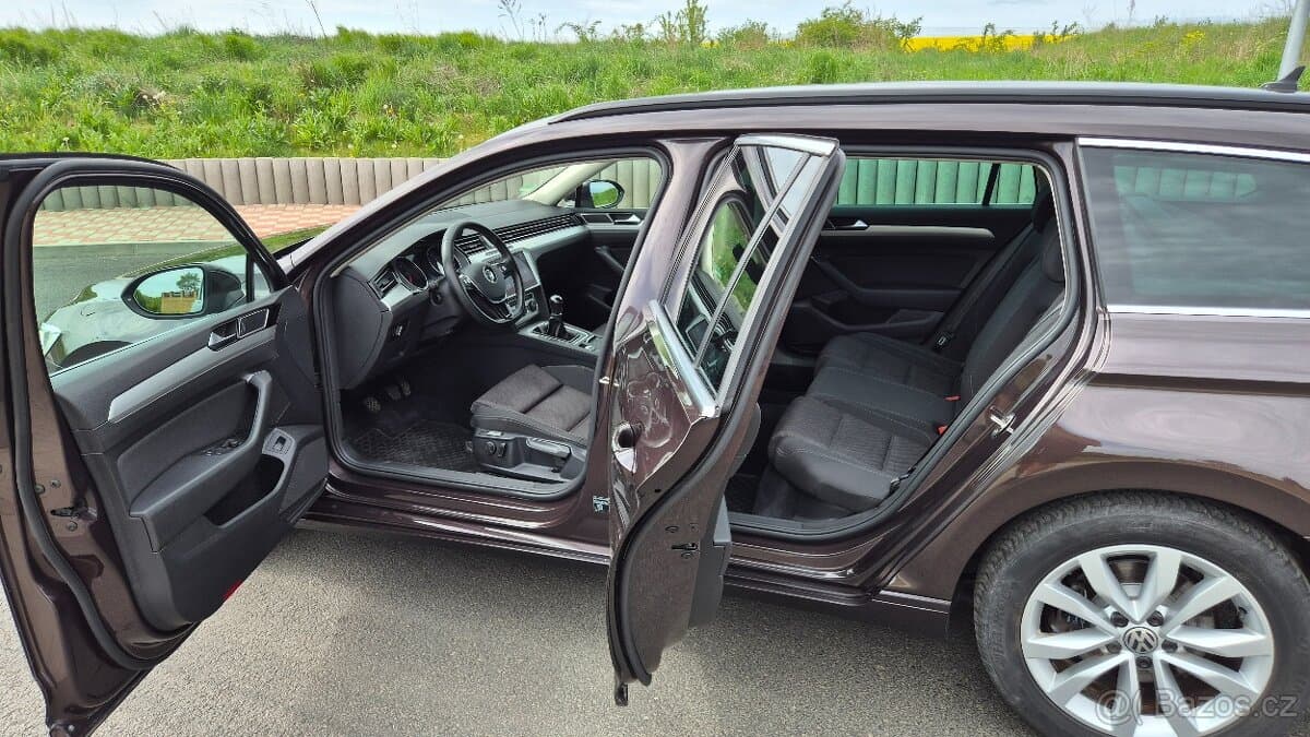2019 Volkswagen PASSAT - 13