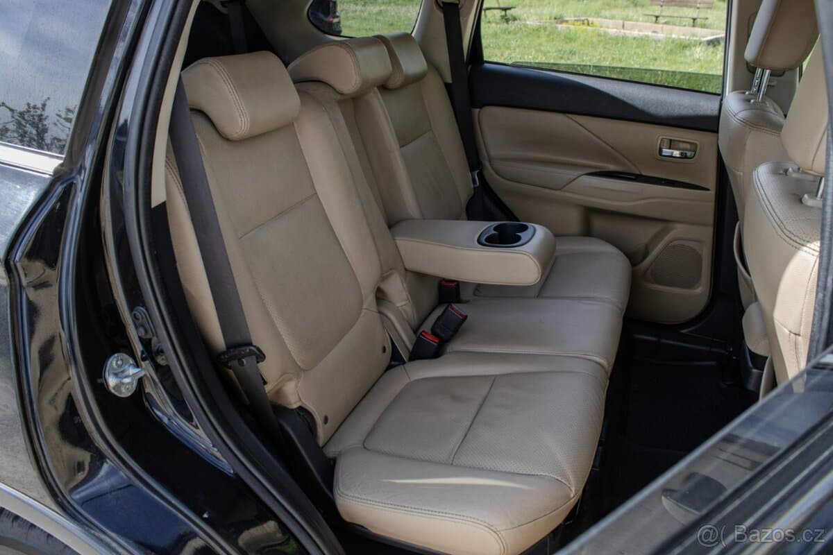 2018 Mitsubishi OUTLANDER - 13