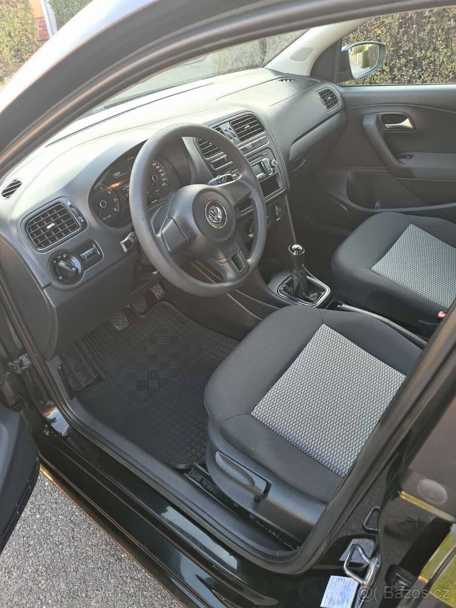 2013 Volkswagen POLO - 13