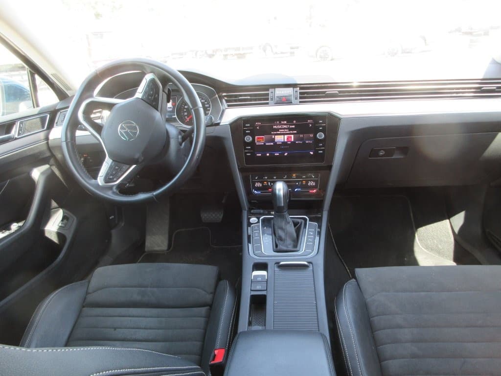 2022 Volkswagen PASSAT - 13