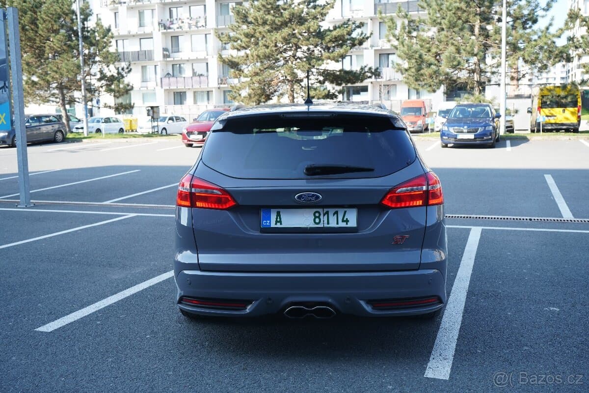 2017 Ford FOCUS - 13