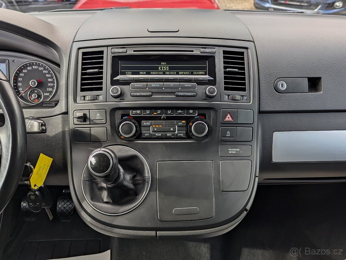 2015 Volkswagen MULTIVAN - 13