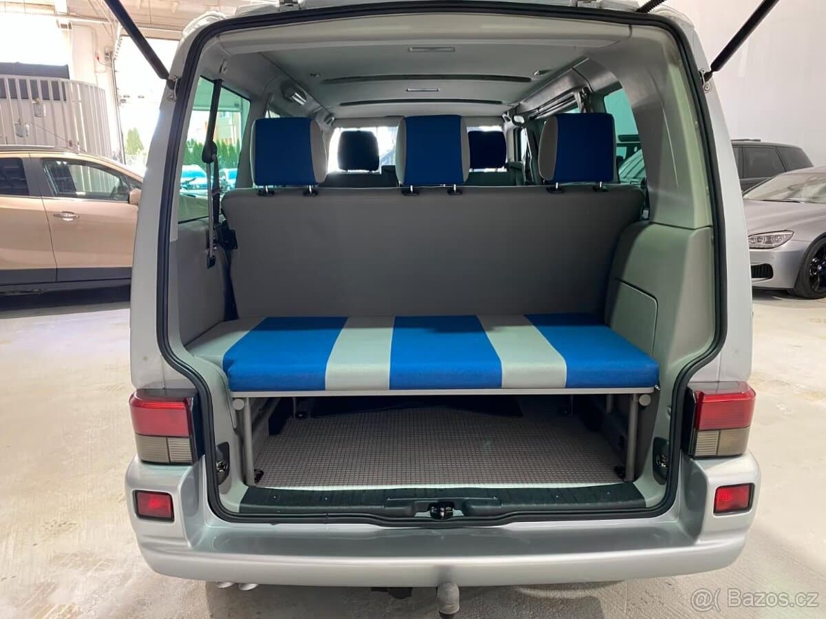 2002 Volkswagen MULTIVAN - 13