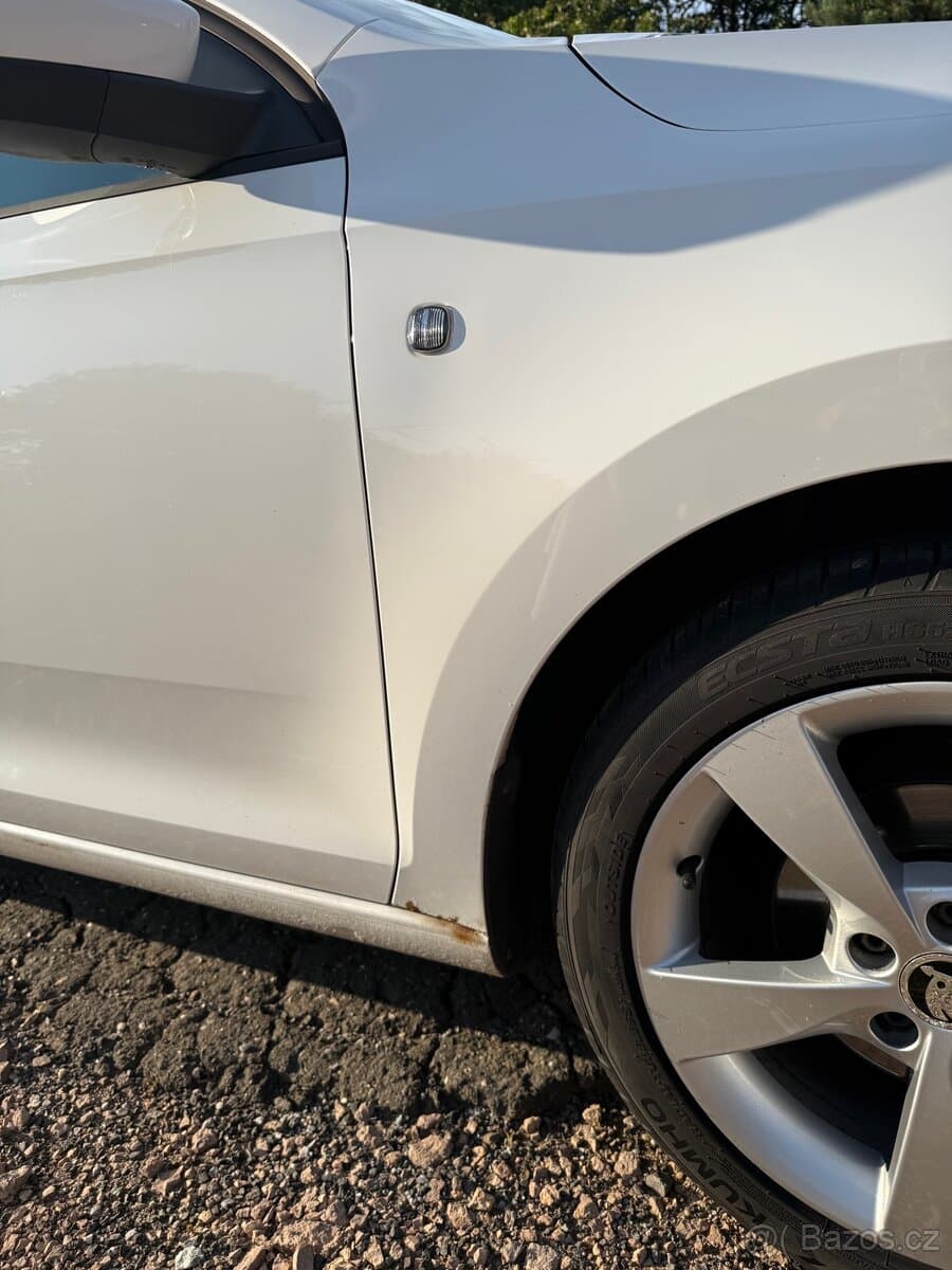2014 Škoda RAPID - 13