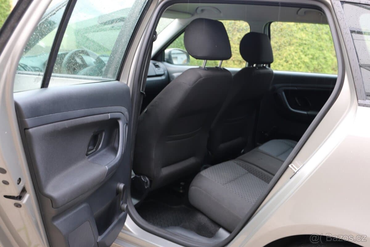 2010 Škoda FABIA - 13