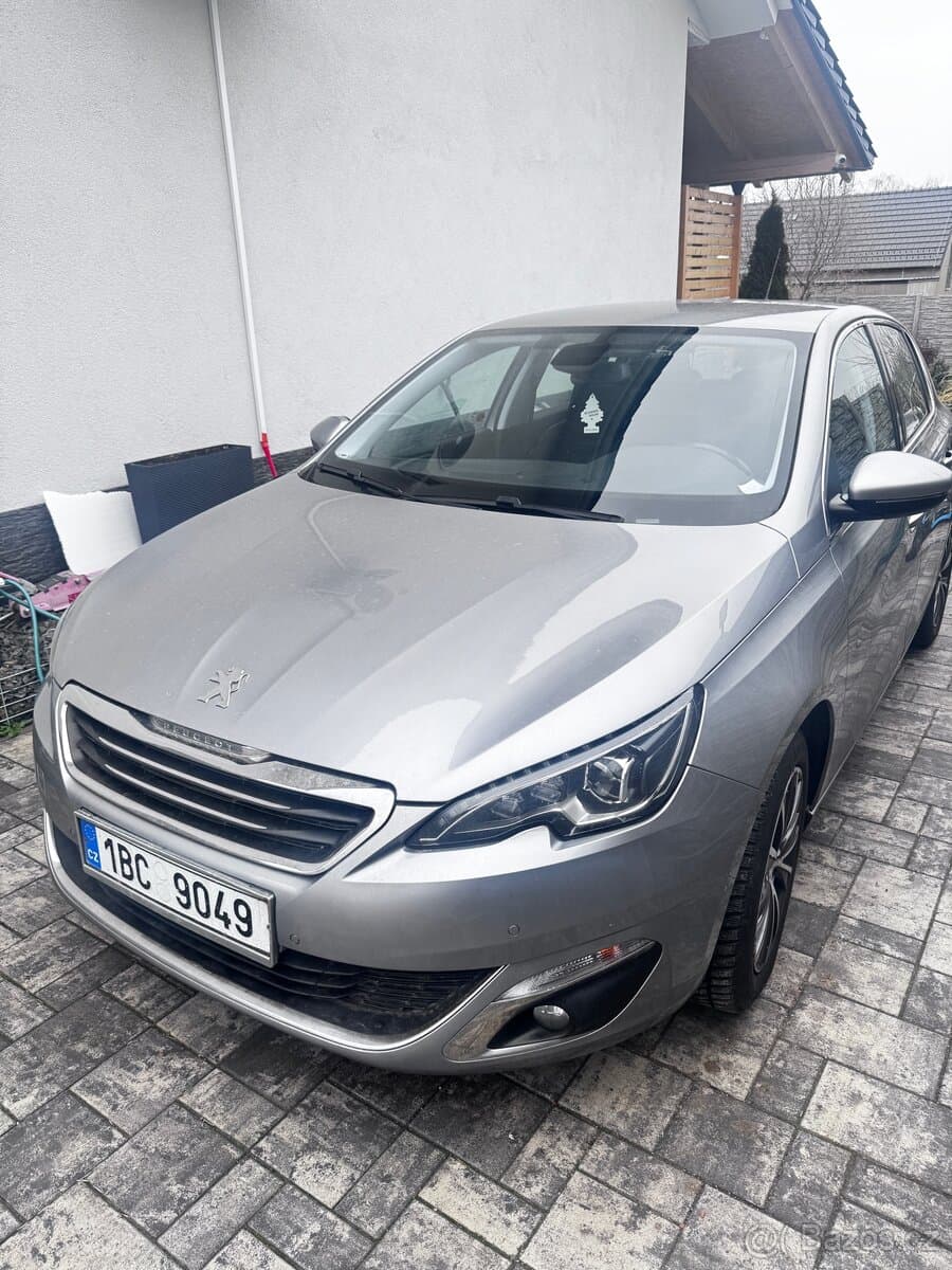 2015 Peugeot 308 - 13