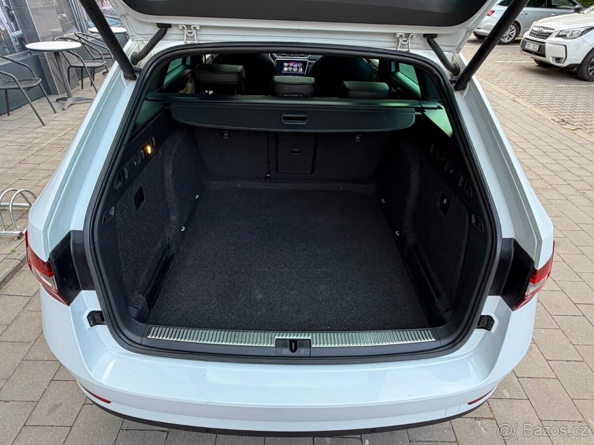 2019 Škoda SUPERB - 13
