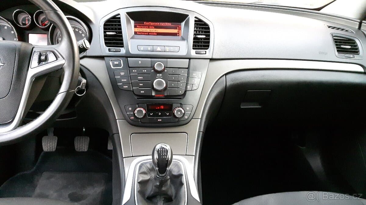 2013 Opel INSIGNIA - 13