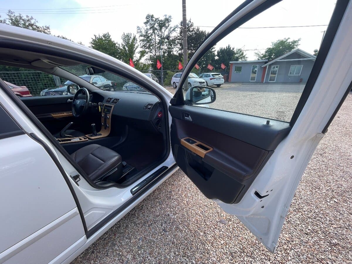 2010 Volvo V50 - 13