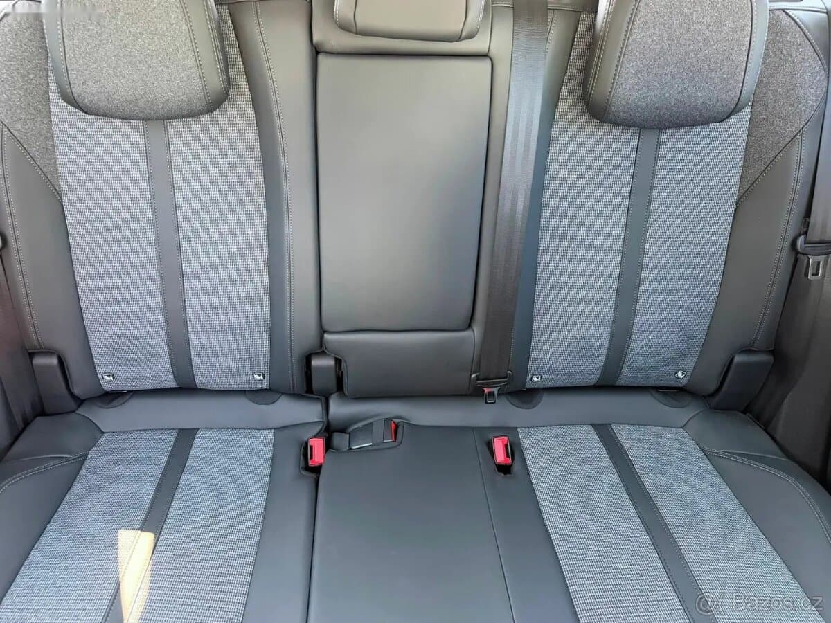 2019 Peugeot 3008 - 13