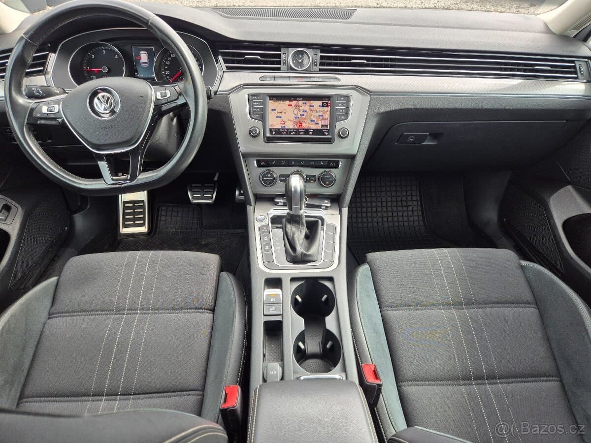 2017 Volkswagen PASSAT - 13