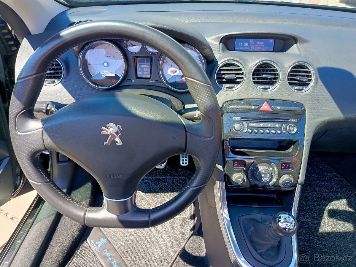2012 Peugeot 308 - 13