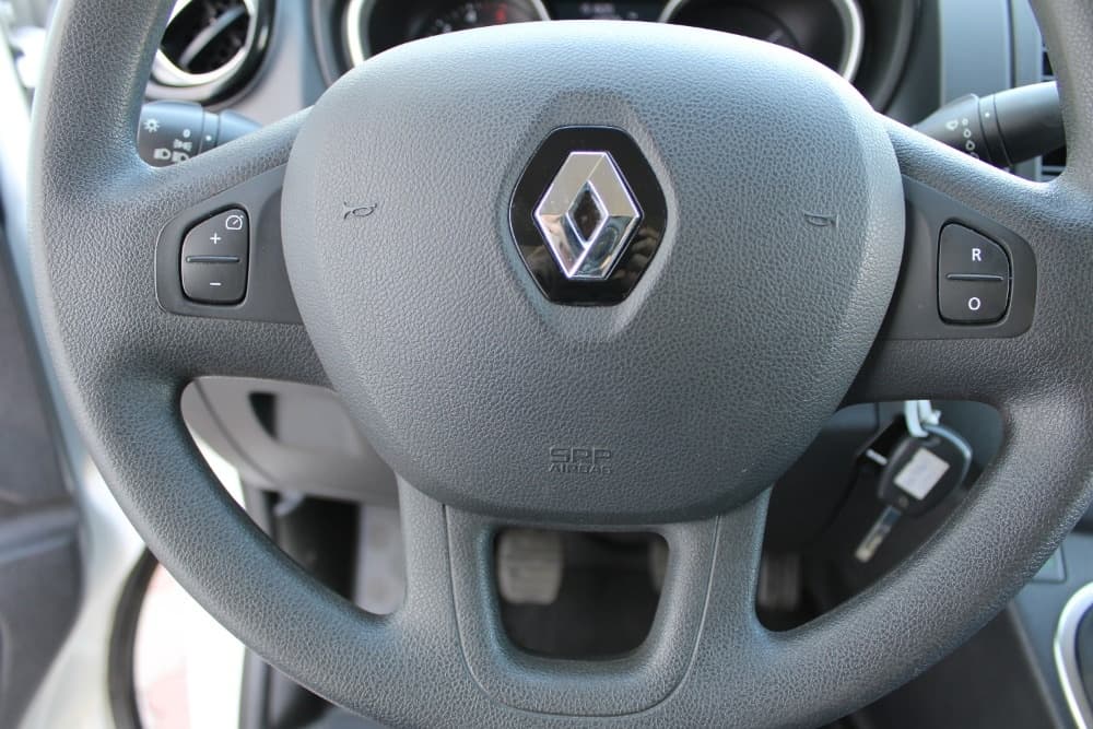 2020 Renault TRAFIC - 13