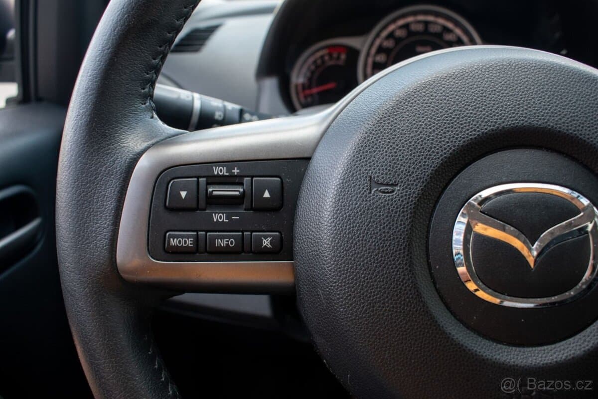Mazda 2 - 13