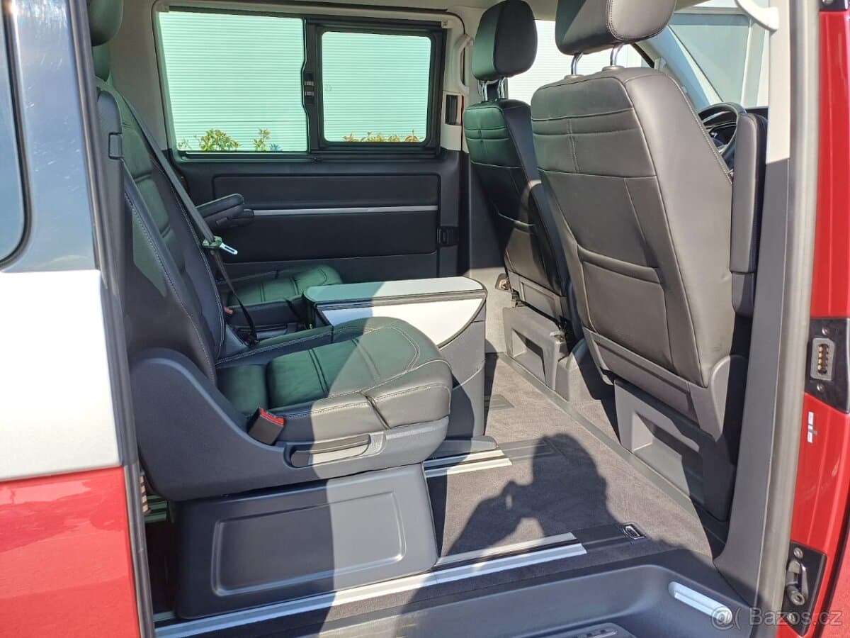 Volkswagen MULTIVAN - 13