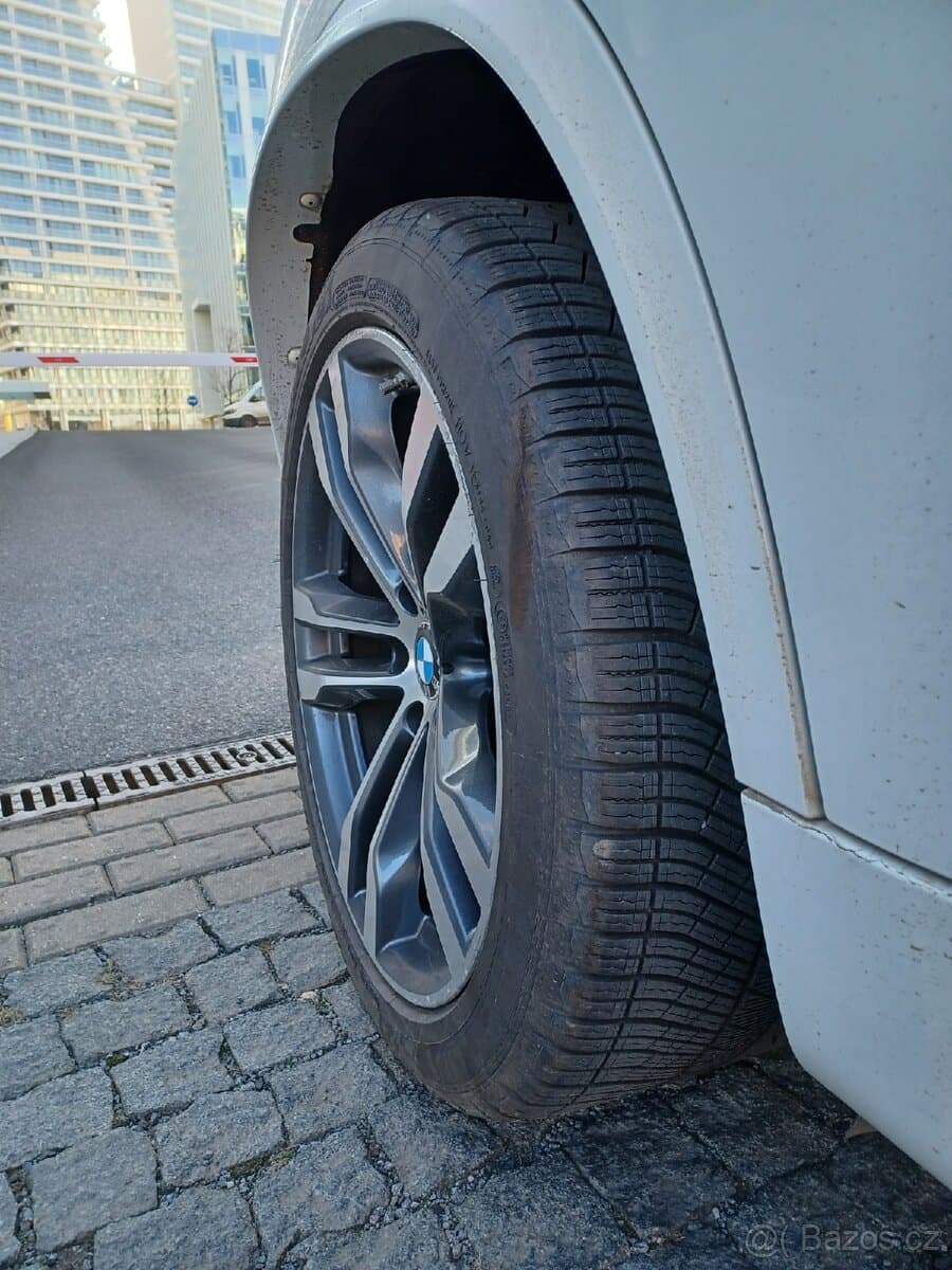 2017 BMW X5 - 13