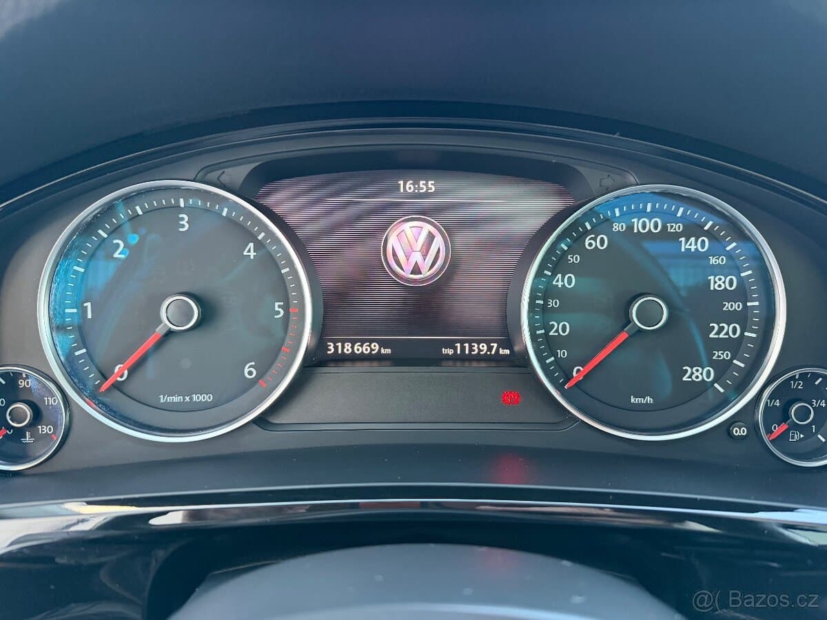 2010 Volkswagen TOUAREG - 13