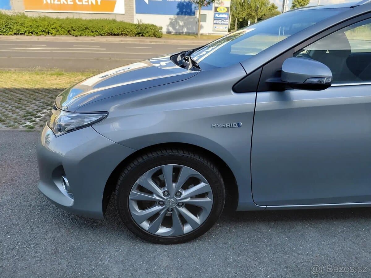 2013 Toyota AURIS - 13