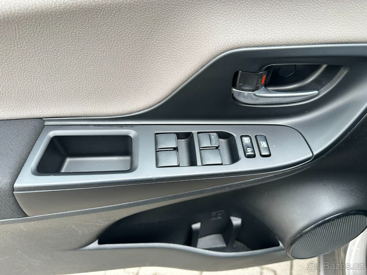 2020 Toyota YARIS - 13