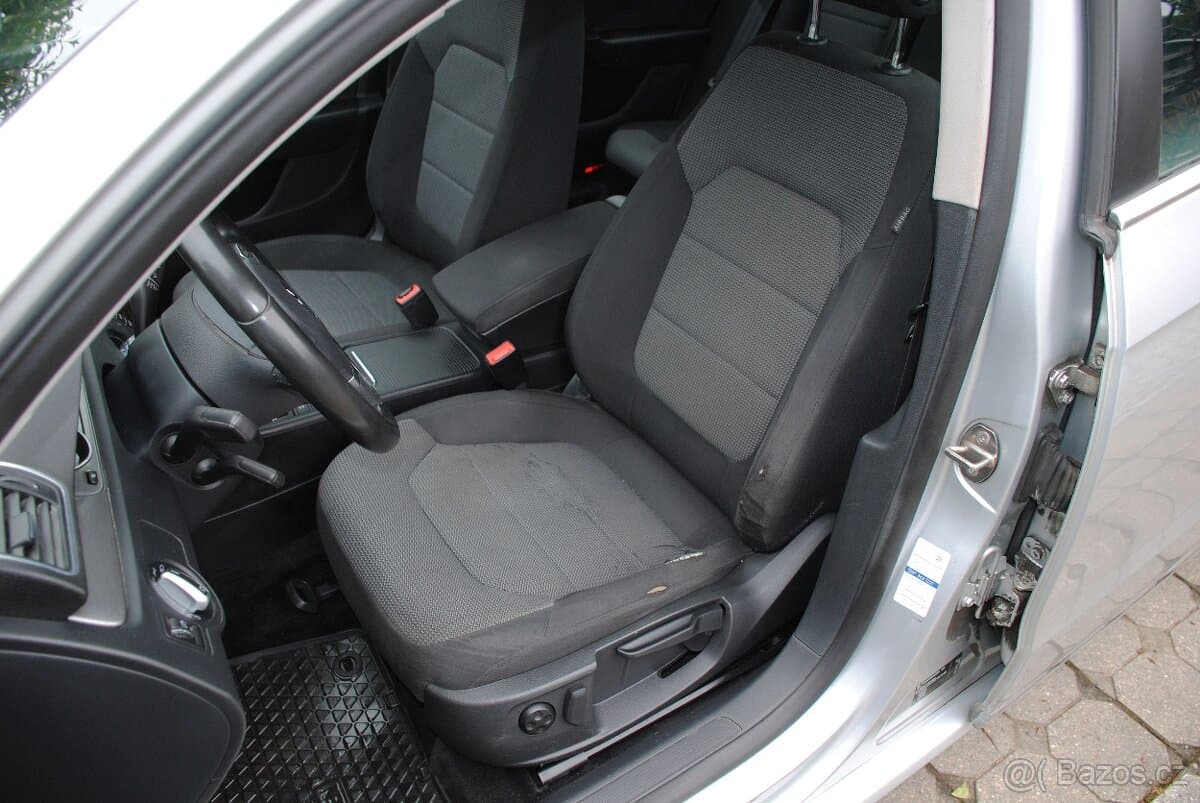 2011 Volkswagen PASSAT - 13