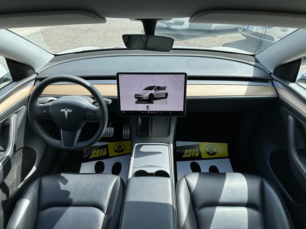 2023 Tesla MODEL Y - 13
