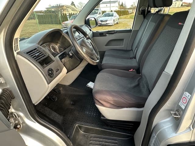 2012 Volkswagen CARAVELLE - 13