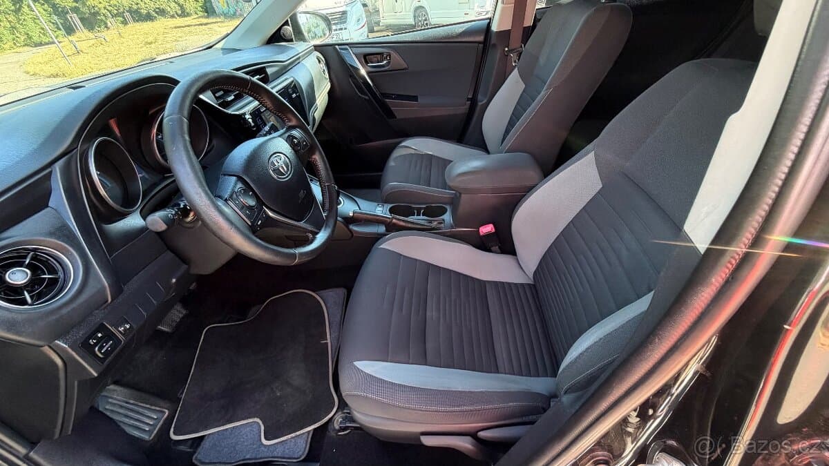 2016 Toyota AURIS - 13