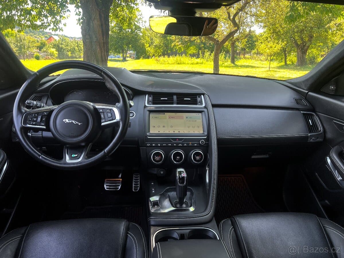 2018 Jaguar E-PACE - 13