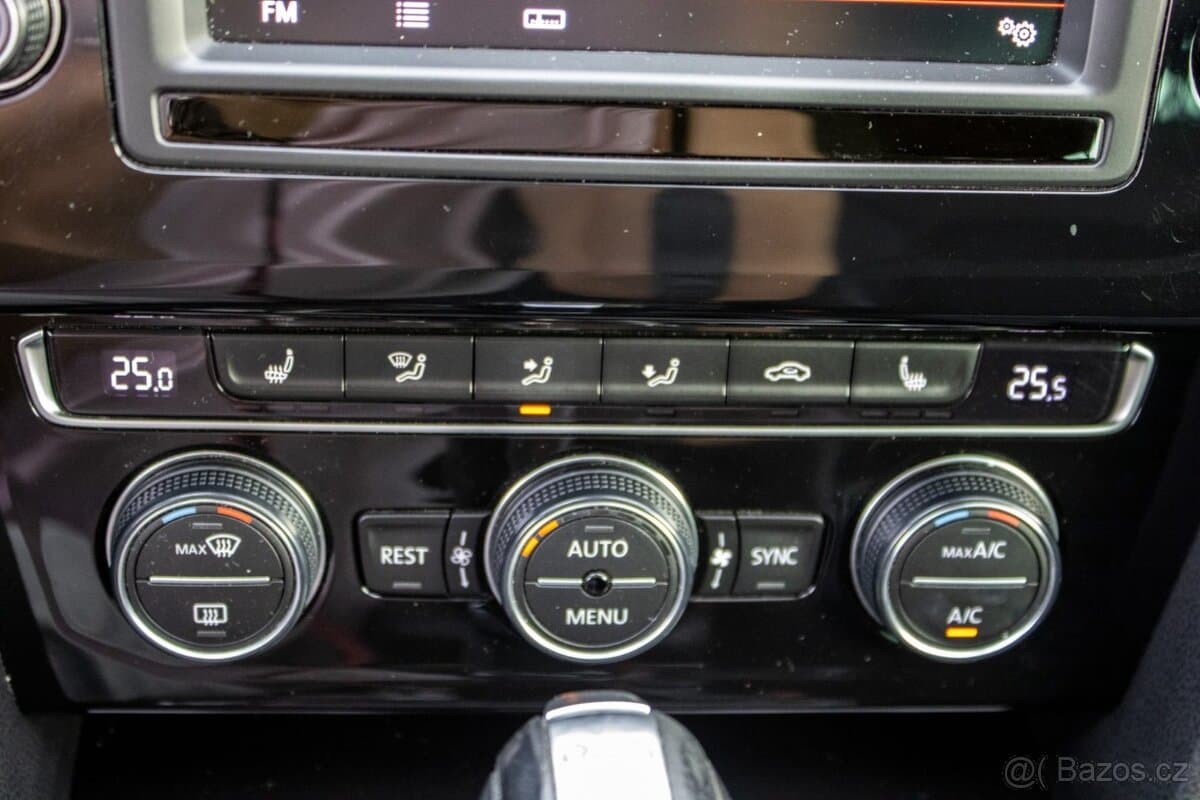 2016 Volkswagen PASSAT - 13