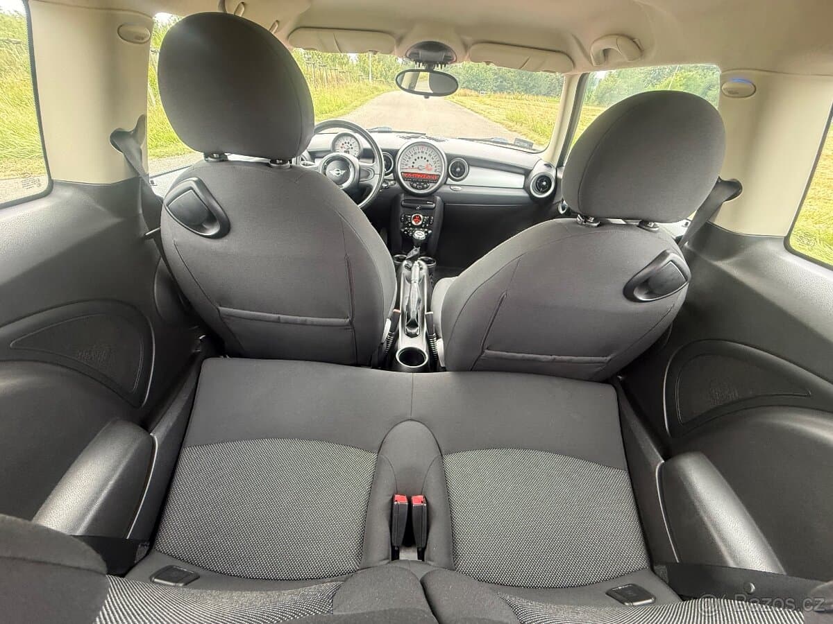 2011 Mini ONE - 13