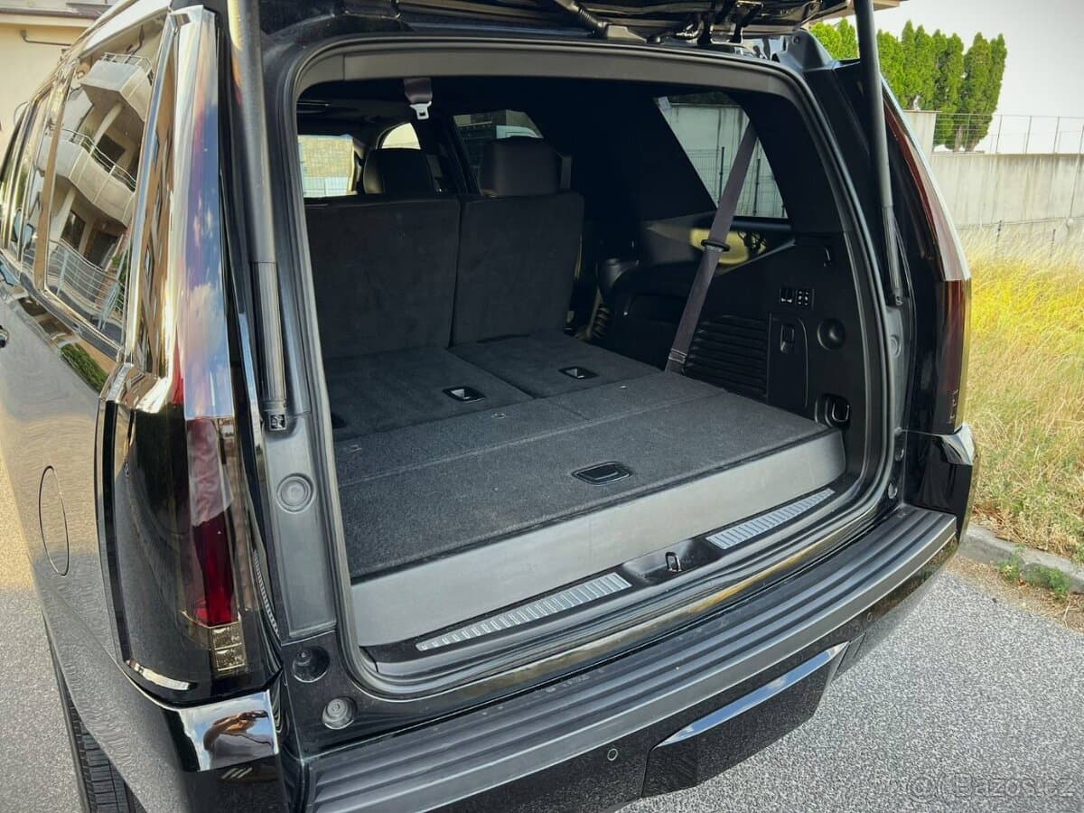 2015 Cadillac ESCALADE - 13