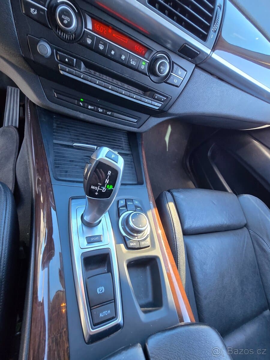 2010 BMW X5 - 13