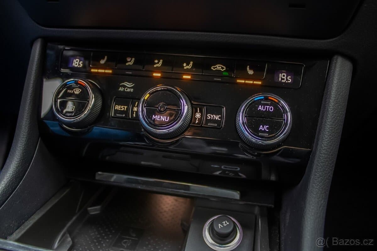2020 Škoda SUPERB - 13