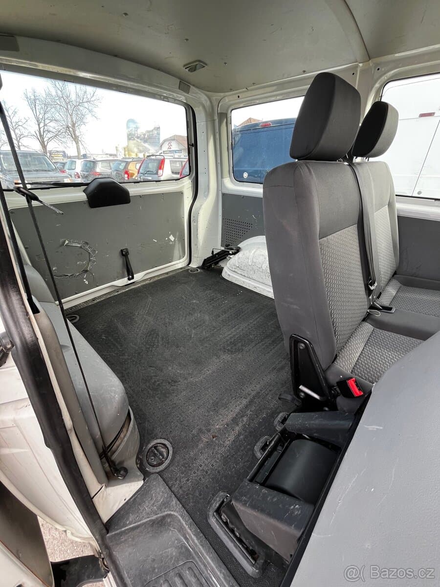 2011 Volkswagen TRANSPORTER - 13