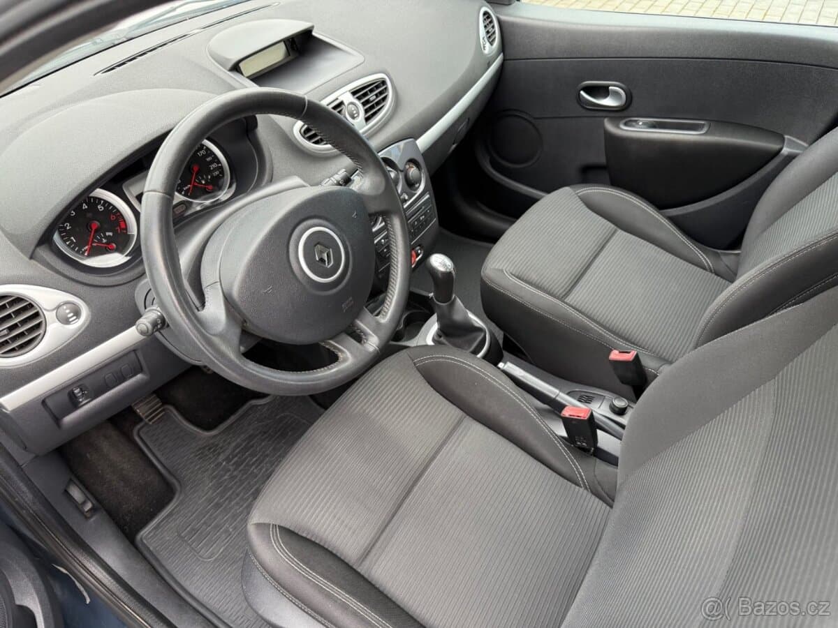 2012 Renault CLIO - 13