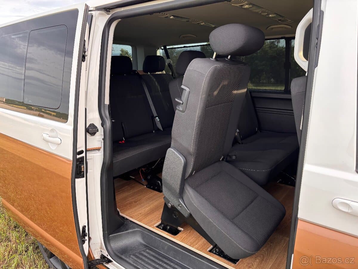 Volkswagen CARAVELLE - 13