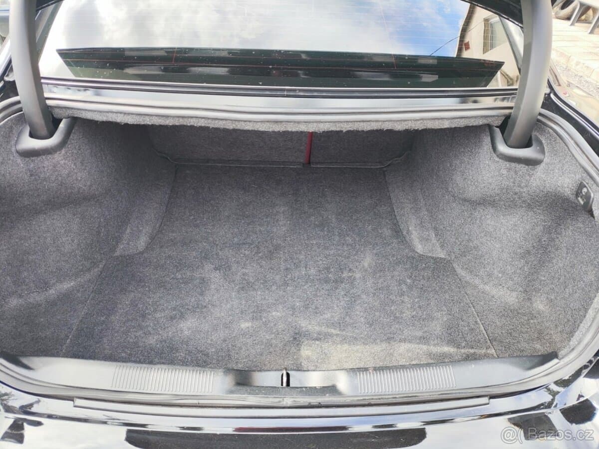 2013 Dodge CHARGER - 13