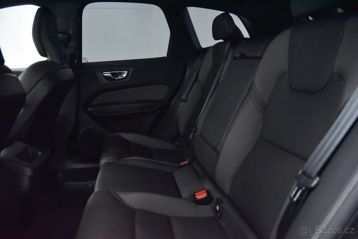 2022 Volvo XC60 - 13