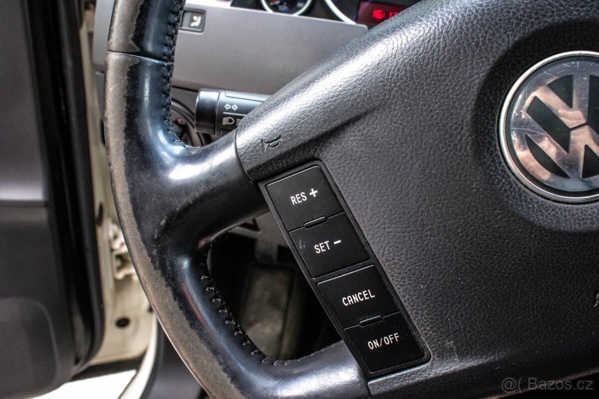 2006 Volkswagen TOUAREG - 13