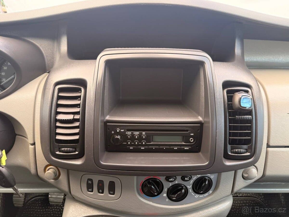 2011 Opel VIVARO - 13