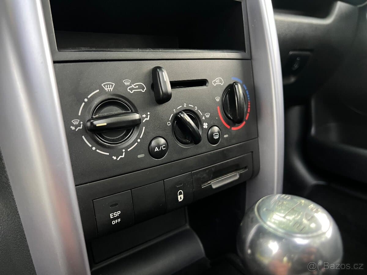 2007 Peugeot 207 - 13