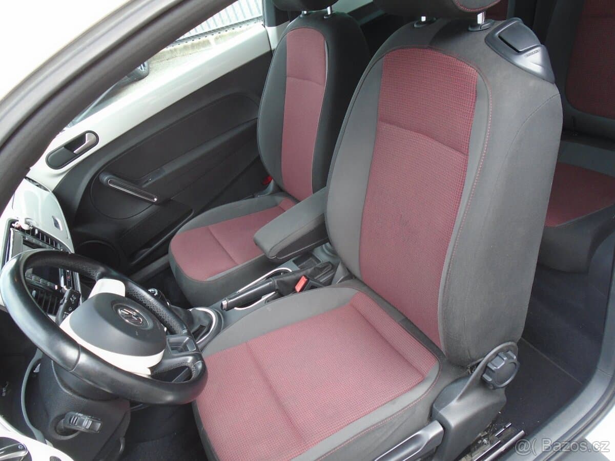 2013 Volkswagen BEETLE - 13