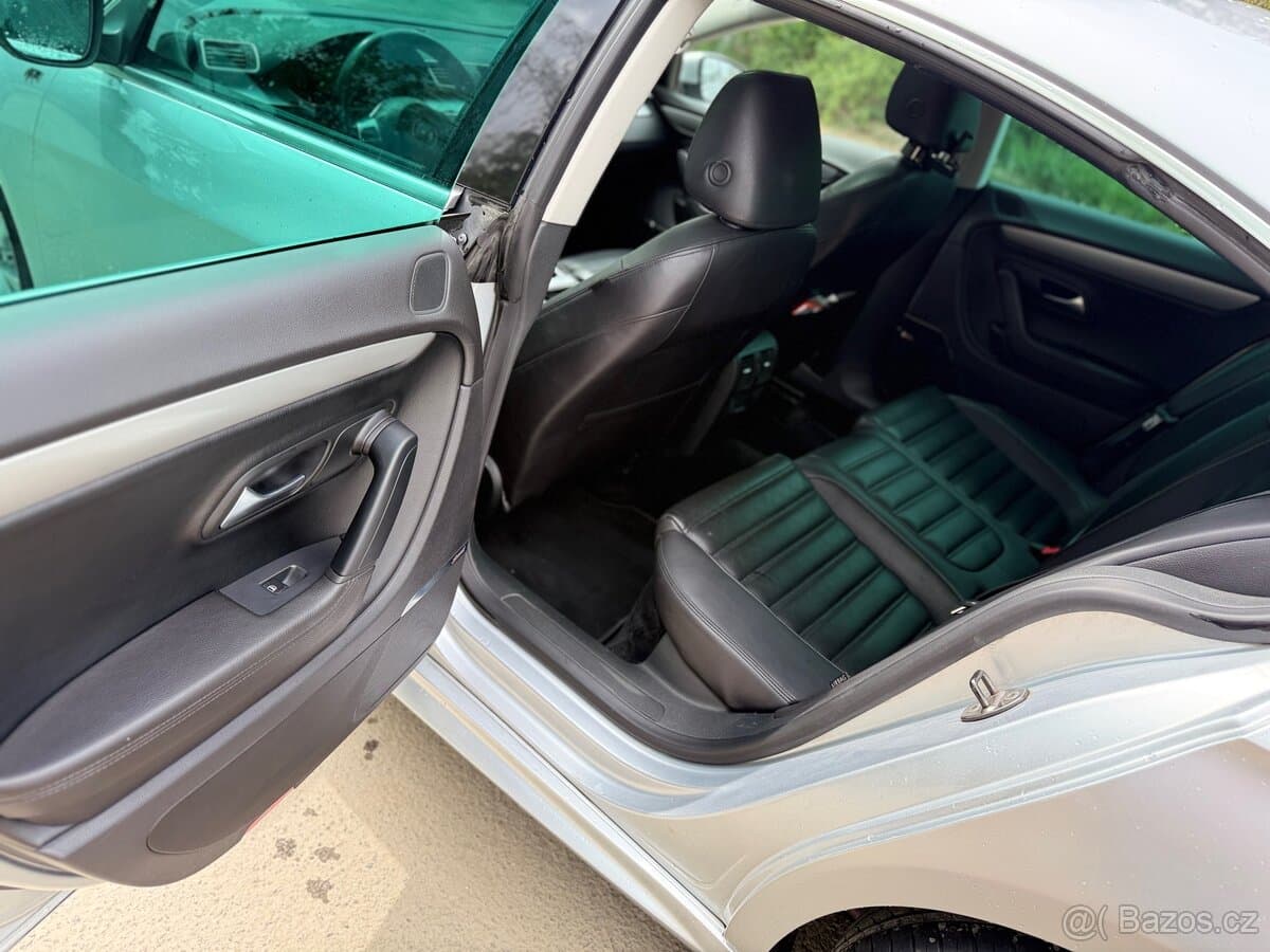 2011 Volkswagen PASSAT CC - 13