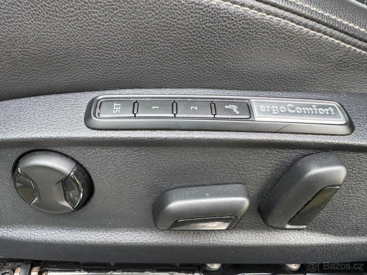 2018 Volkswagen PASSAT - 13