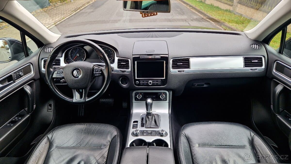 2010 Volkswagen TOUAREG - 13