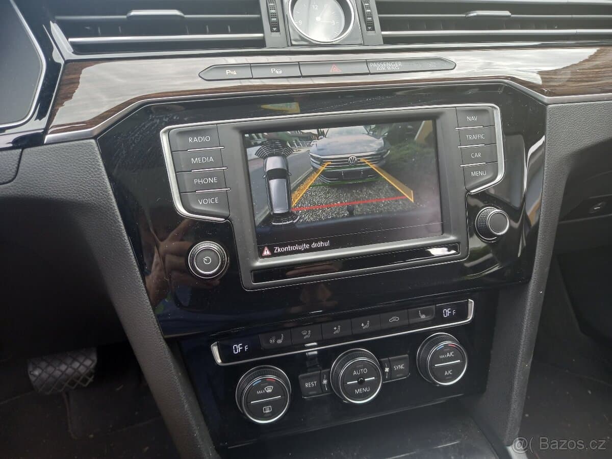 2015 Volkswagen PASSAT - 13