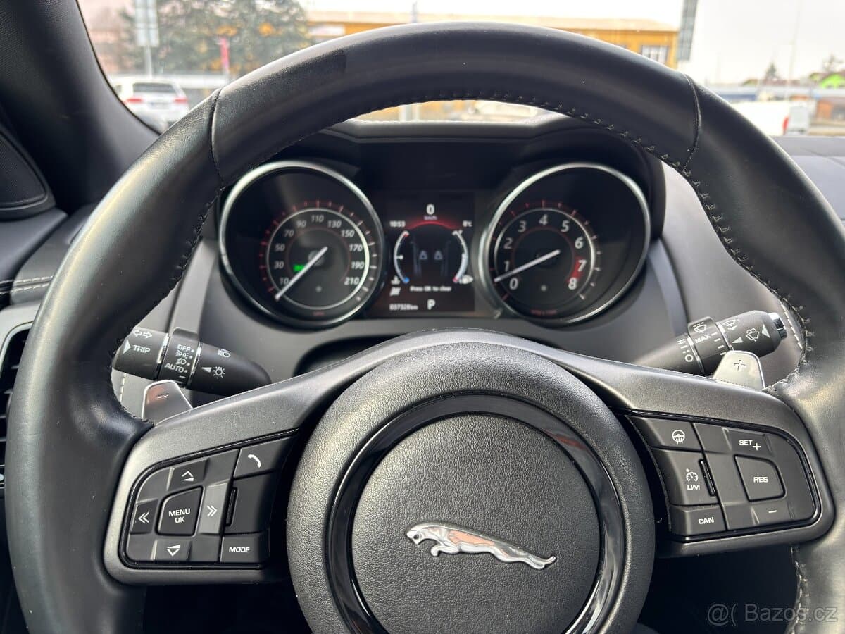 2016 Jaguar F-TYPE - 13