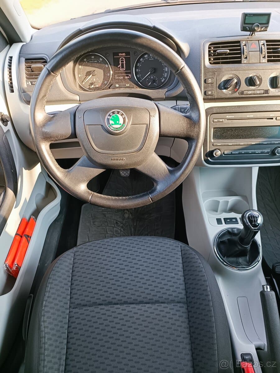 2010 Škoda FABIA - 13